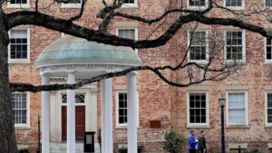 Học Đại Học Có Đáng Giá Bao Nhiêu Tiền? Các Trường Đang Cố Gắng Chứng Minh Lợi Tức Đầu Tư Từ Bằng Cấp 7 Học Đại Học Có Đáng Giá Bao Nhiêu Tiền? Các Trường Đang Cố Gắng Chứng Minh Lợi Tức Đầu Tư Từ Bằng Cấp