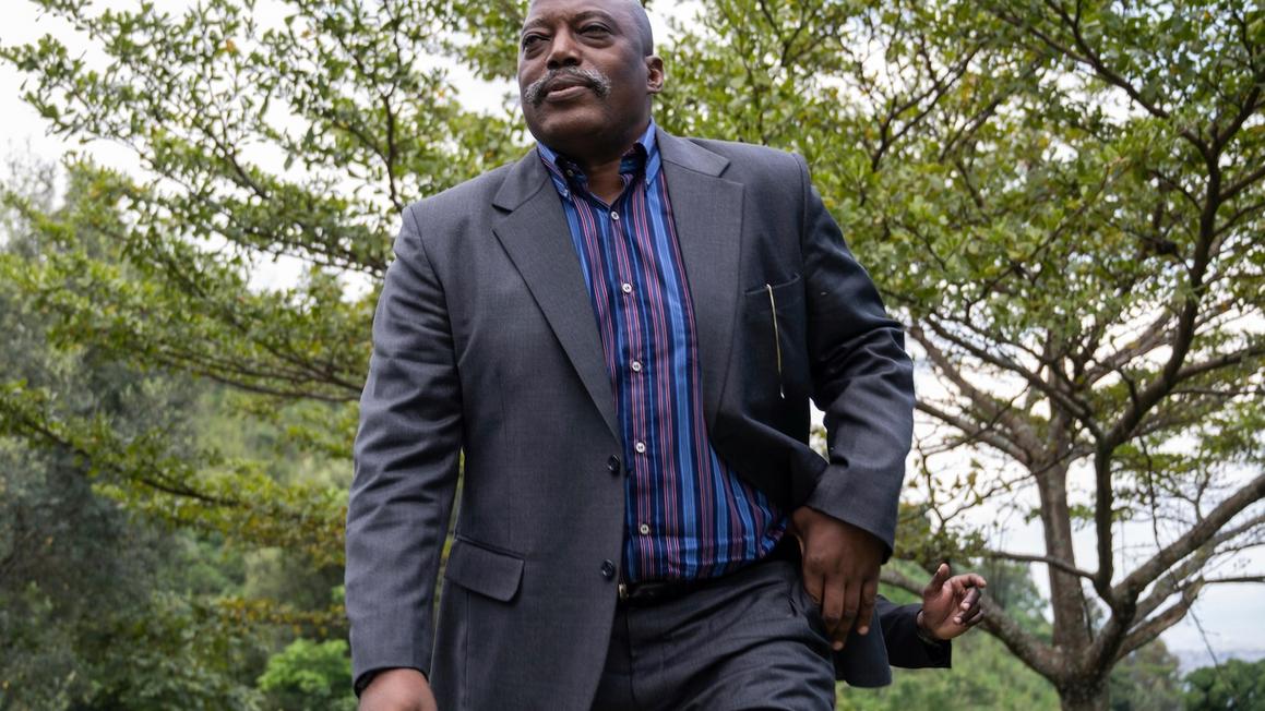 Cựu Tổng thống Congo xuất hiện tại cuộc họp chính trị bất chấp án tử vắng mặt 1