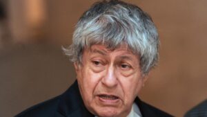 Nhà văn Tiệp Khắc chống Cộng Ivan Klíma qua đời ở tuổi 94 8 Nhà văn Tiệp Khắc chống Cộng Ivan Klíma qua đời ở tuổi 94