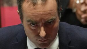 Pháp đối mặt khủng hoảng chính trị khi Thủ tướng Lecornu đối mặt bỏ phiếu bất tín nhiệm 20 Pháp đối mặt khủng hoảng chính trị khi Thủ tướng Lecornu đối mặt bỏ phiếu bất tín nhiệm