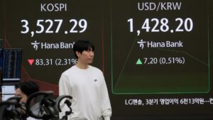 Cổ phiếu châu Á trượt dốc sau khi Phố Wall lao dốc mạnh nhất kể từ tháng 4 do lo ngại thương mại Trung Quốc gia tăng 4 Cổ phiếu châu Á trượt dốc sau khi Phố Wall lao dốc mạnh nhất kể từ tháng 4 do lo ngại thương mại Trung Quốc gia tăng