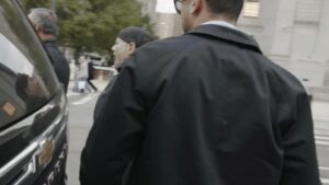 Ứng cử viên thị trưởng New York bị đám đông truy đuổi vì cáo buộc bài Do Thái 7 Ứng cử viên thị trưởng New York bị đám đông truy đuổi vì cáo buộc bài Do Thái