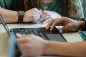 Học sinh Mỹ lạm dụng AI để gian lận, nhà giáo đau đầu