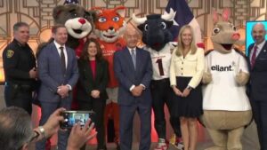 Những Điều Mong Đợi Tại Lễ Diễu Hành Tạ Ơn 2025 Của Houston: Nghệ Sĩ, Xe Hoa và Hơn Thế Nữa 20 Những Điều Mong Đợi Tại Lễ Diễu Hành Tạ Ơn 2025 Của Houston: Nghệ Sĩ, Xe Hoa và Hơn Thế Nữa