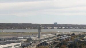 Đe dọa trên chuyến bay của United từ Houston khiến sân bay Reagan National phải ngừng hoạt động 25 Đe dọa trên chuyến bay của United từ Houston khiến sân bay Reagan National phải ngừng hoạt động