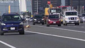 Luật Texas: Giảm tốc độ, chuyển làn khi thấy đèn ưu tiên 14 Luật Texas: Giảm tốc độ, chuyển làn khi thấy đèn ưu tiên