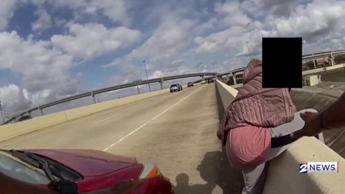 Cảnh sát Livingston tặng quà Giáng sinh thay vì phạt giao thông 1