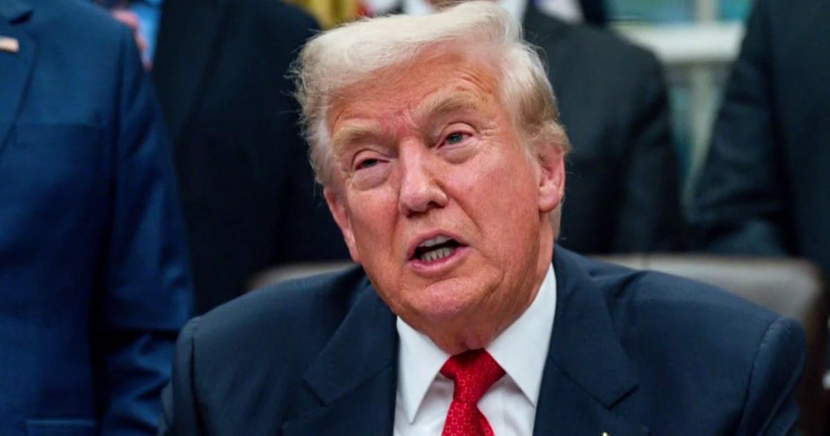 Tỷ lệ ủng hộ kinh tế của Tổng Thống Donald Trump sụt giảm trong thăm dò mới 1 1763695956195 now topstory trump approval economy 251120 1920x1080 1yk7if