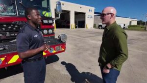 Lính Cứu Hỏa Cy-Fair Tìm Nơi Trú Ẩn Trong Garage Khi Lốc Xoáy Quét Qua Nhà Ở Cypress 3 Lính Cứu Hỏa Cy-Fair Tìm Nơi Trú Ẩn Trong Garage Khi Lốc Xoáy Quét Qua Nhà Ở Cypress