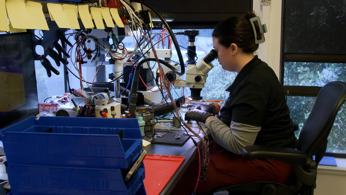 DriveSavers: Chuyên Gia Phục Hồi Dữ Liệu Bị Mất 1 18057858 102225 localish SOG9021 DRIVESAVERS KGO vid