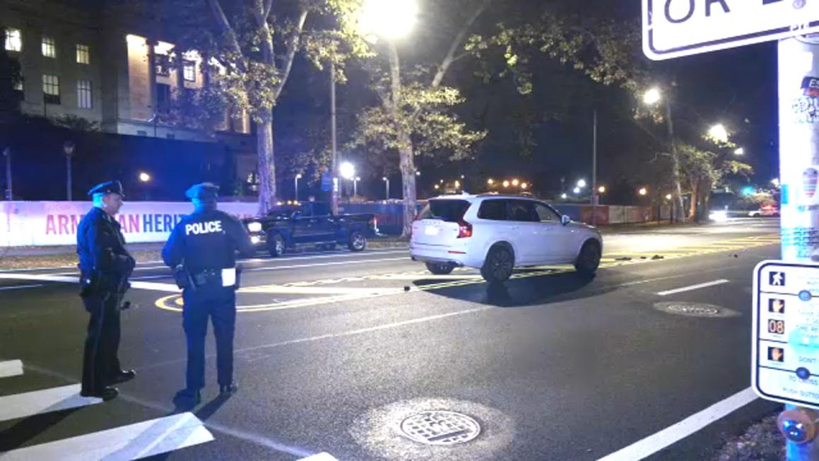 Phụ Nữ Bị Xe Đụng Nguy Kịch Tại Kelly Drive, Fairmount 1 18103567 110225 wpvi kelly drive auto ped