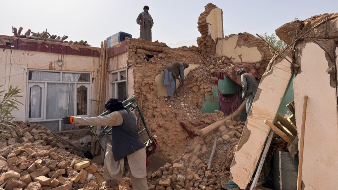 18108126 110325 kgo ap afghanistan quake img