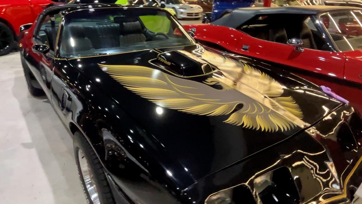 The Shop Club: Nơi Trưng Bày Xe Cổ Điển và Xe Độc Hiếm