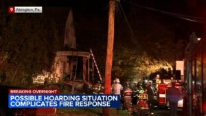 Cháy nhà ở Pennsylvania: Tình trạng tích trữ đồ đạc gây khó khăn cho lính cứu hỏa 25 Cháy nhà ở Pennsylvania: Tình trạng tích trữ đồ đạc gây khó khăn cho lính cứu hỏa