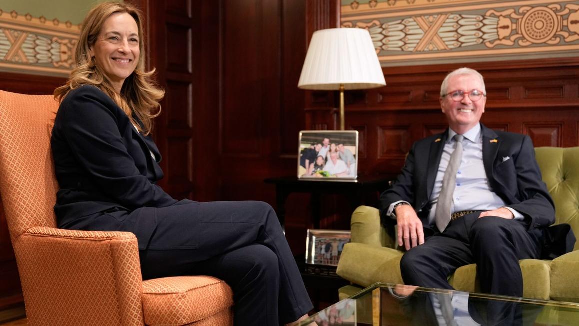 Bà Mikie Sherrill đắc cử Thống đốc bang New Jersey 1 18116994 110525 wabc sherrill murphy ap img