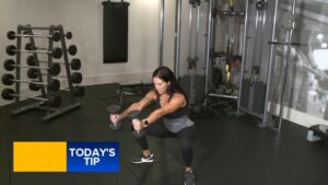 Bài tập Sumo Squat với Press – Mẹo Hàng Ngày