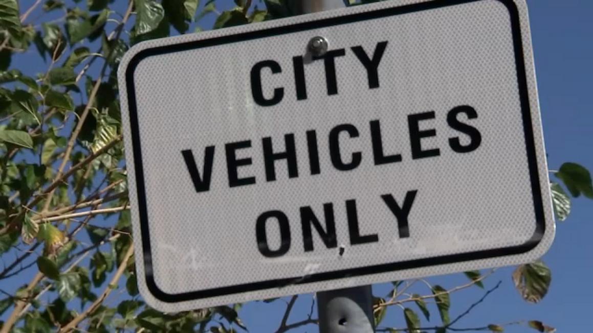 Kiểm toán Houston cho thấy khả năng lạm dụng thẻ nhiên liệu xe công và lãng phí tiền thuế 1 18118301 110525 ktrk houston gas waste sw img