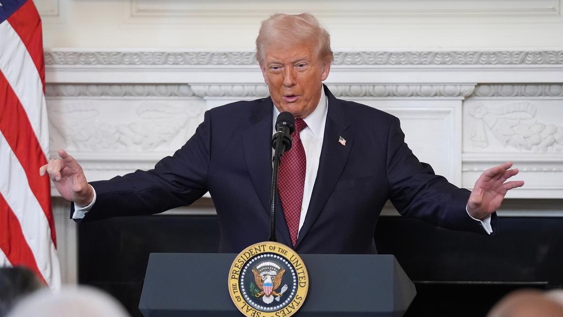 18120237 110625 cc ap trump speaking img