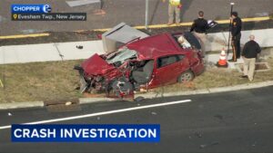 Vụ Tai Nạn Xe Hơi Ở Evesham Township, NJ, Nhiều Người Bị Thương 2 Vụ Tai Nạn Xe Hơi Ở Evesham Township, NJ, Nhiều Người Bị Thương
