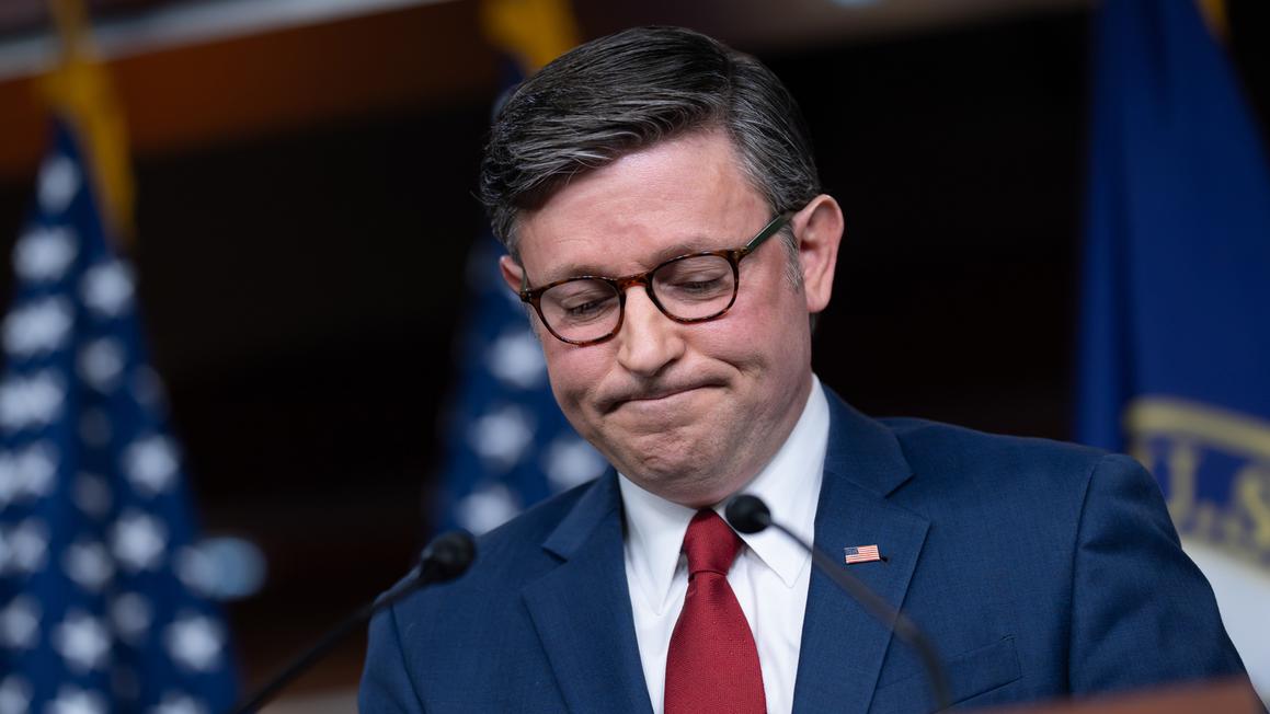 Chủ tịch Hạ viện Johnson cho biết Hạ viện sẽ quay lại Washington để bỏ phiếu về thỏa thuận về việc đóng cửa chính phủ 1 18138317 111025 cc ap johnson img