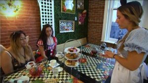 Tiệm trà Snarky Tea House mang vẻ đẹp kỳ ảo, nơi khách có thể nhâm nhi trà và mua sắm 17 Tiệm trà Snarky Tea House mang vẻ đẹp kỳ ảo, nơi khách có thể nhâm nhi trà và mua sắm