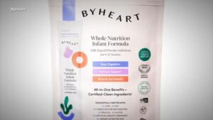 Gia đình kiện nhà sản xuất sữa bột sau khi dịch botulism khiến trẻ sơ sinh nhập viện 5 Gia đình kiện nhà sản xuất sữa bột sau khi dịch botulism khiến trẻ sơ sinh nhập viện