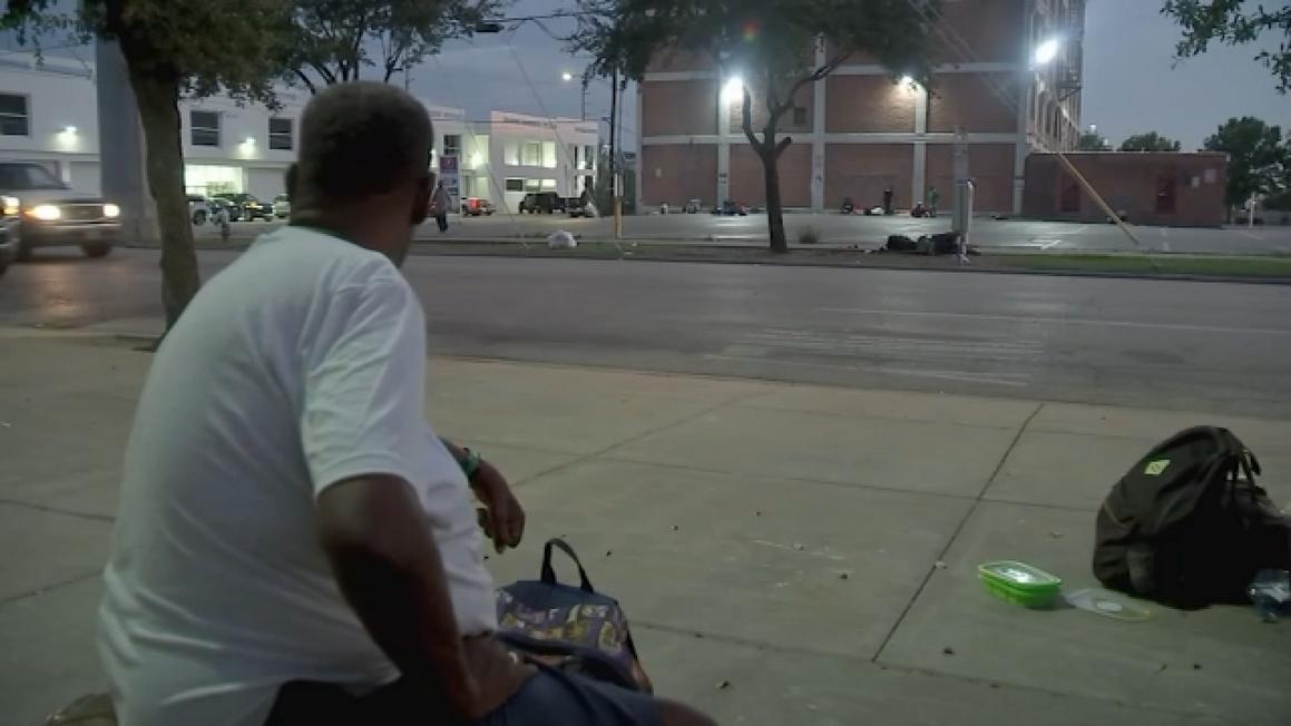 Houston gia tăng số vé phạt người vô gia cư với quy định mới 1 18149260 111225 ktrk homeless img