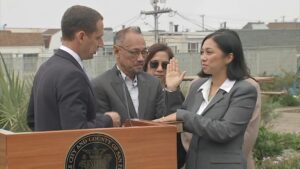 Cư dân San Francisco phản ứng về việc Thượng nghị sĩ từ chức chỉ sau một tuần 13 Cư dân San Francisco phản ứng về việc Thượng nghị sĩ từ chức chỉ sau một tuần