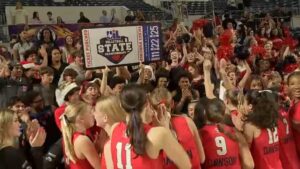 Vận Động Viên Tuần Của ABC13: Đội Bóng Chuyền Trường Dawson HS Dùng ‘Siêu Năng Lực’ Để Vào Chung Kết Tiểu Bang