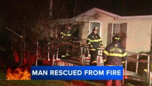 Người đàn ông được cứu khỏi ngôi nhà đang cháy ở Delaware 9 Người đàn ông được cứu khỏi ngôi nhà đang cháy ở Delaware
