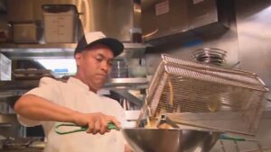 Nhà hàng Blue Plate Oysterette tại Santa Monica đóng cửa vào tháng 1/2026 8 Nhà hàng Blue Plate Oysterette tại Santa Monica đóng cửa vào tháng 1/2026