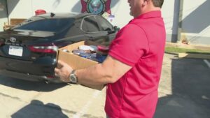 Cộng Đồng Houston Bằng Hành Động Để Giúp Gia Đình Quân Nhân Giữa Lúc Chính Phủ Đóng Cửa 20 Cộng Đồng Houston Bằng Hành Động Để Giúp Gia Đình Quân Nhân Giữa Lúc Chính Phủ Đóng Cửa