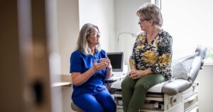 Người Mỹ lo lắng về chi phí y tế ngày càng tăng vào năm 2026 4 Người Mỹ lo lắng về chi phí y tế ngày càng tăng vào năm 2026