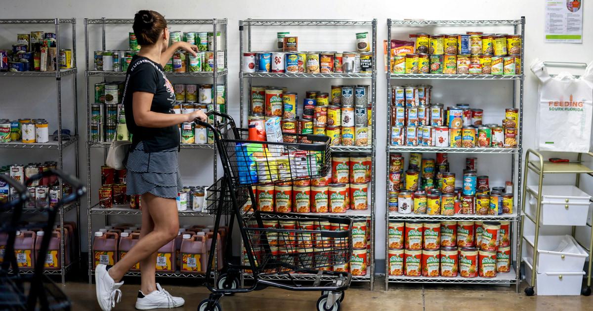 Kinh tế Mỹ gặp khó khăn khi Tổng Thống Donald Trump không tập trung 1 251031 food bank ew 318p 560daa