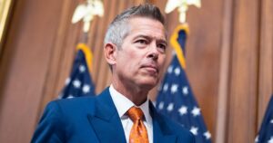 Bộ Giao thông Vận tải có thể đóng cửa một phần không phận nếu chính phủ đóng cửa kéo dài, Bộ trưởng Duffy cho biết