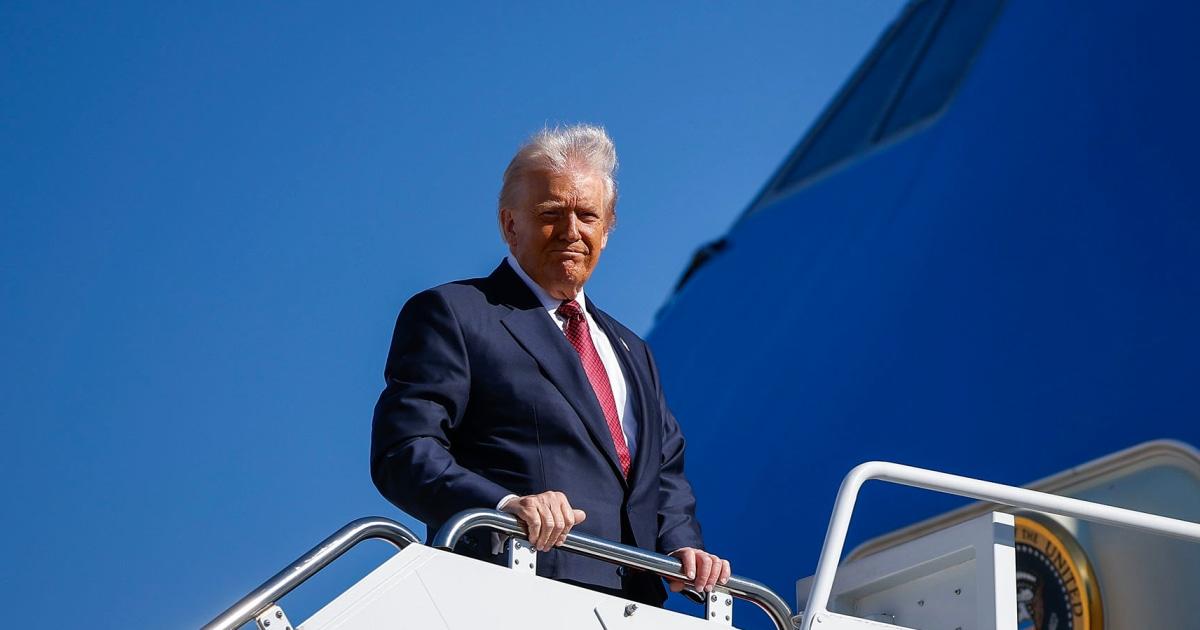 Thua lỗ bầu cử ngoài kỳ hạn làm dấy lên lo ngại của Đảng Cộng hòa về việc phân chia lại khu vực bầu cử 1 251105 donald trump mn 1215 3d7a79