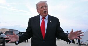 Tổng Thống Donald Trump Lần Đầu Tiên Tham Dự Một Trận Đấu NFL Mùa Giải Thường Niên 13 Tổng Thống Donald Trump Lần Đầu Tiên Tham Dự Một Trận Đấu NFL Mùa Giải Thường Niên