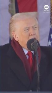 Tổng Thống Trump vinh danh cựu chiến binh tại Nghĩa trang Arlington 9 Tổng Thống Trump vinh danh cựu chiến binh tại Nghĩa trang Arlington