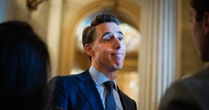 Thượng Nghị Sĩ Cộng Hòa né tránh điều khoản cho phép kiện về việc tìm kiếm hồ sơ điện thoại 15 Thượng Nghị Sĩ Cộng Hòa né tránh điều khoản cho phép kiện về việc tìm kiếm hồ sơ điện thoại