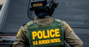 Cảnh Sát Biên Giới Hoa Kỳ Mở Chiến Dịch Tại Charlotte, Lãnh Đạo Địa Phương Kêu Gọi Bình Tĩnh 6 Cảnh Sát Biên Giới Hoa Kỳ Mở Chiến Dịch Tại Charlotte, Lãnh Đạo Địa Phương Kêu Gọi Bình Tĩnh