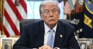 Công tố viên Georgia Rút lại cáo buộc chống lại Tổng Thống Donald Trump 4 Công tố viên Georgia Rút lại cáo buộc chống lại Tổng Thống Donald Trump