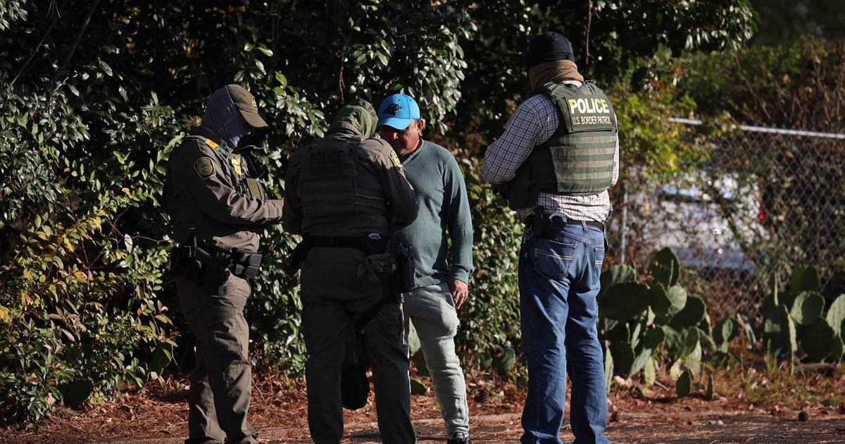 Dân chủ tìm cách truy cứu quan chức liên bang vi phạm dân quyền 1 251118 charlotte border patrol mn 1605 27aac6