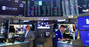 Chứng Khoán Mỹ Hồi Phục, Khép Lại Tuần Lễ Biến Động Của Thị Trường 8 Chứng Khoán Mỹ Hồi Phục, Khép Lại Tuần Lễ Biến Động Của Thị Trường