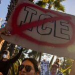 Hàng trăm người trên khắp nước Mỹ học cách ứng phó với việc thi hành luật nhập cư