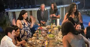 Tái Thiết Lại Cuộc Sống sau Hỏa Hoạn: Lễ Tạ Ơn Mang Đến Những Suy Ngẫm Mới