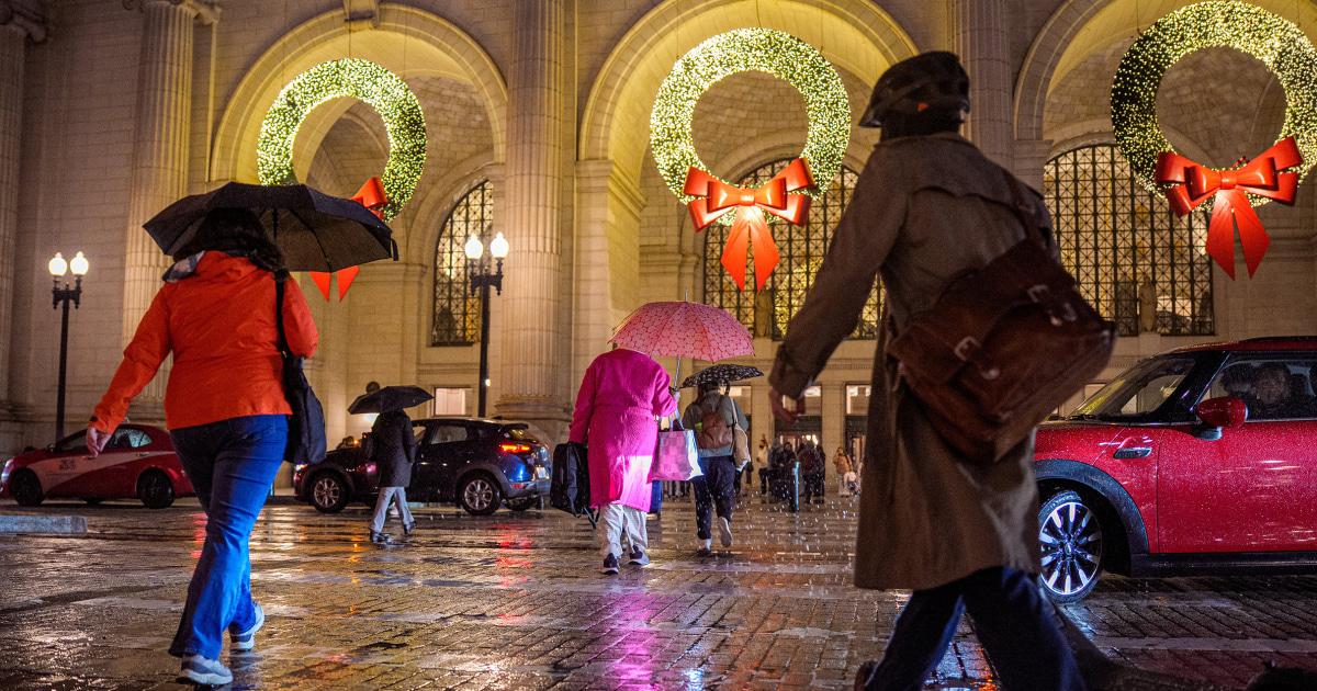 Du Khách Lễ Tạ Ơn Đối Mặt Bão Tuyết, Gió Mạnh và Tuyết Dày 1 251126 thanksgiving 2 rs 62b3e1