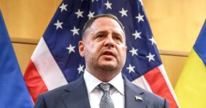 Cố vấn hàng đầu của Zelenskyy bị điều tra tham nhũng, hé lộ đàm phán hòa bình với Mỹ 16 Cố vấn hàng đầu của Zelenskyy bị điều tra tham nhũng, hé lộ đàm phán hòa bình với Mỹ