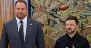 Cố vấn hàng đầu của Zelensky từ chức giữa điều tra tham nhũng, làm lung lay đàm phán hòa bình Ukraine 8 Cố vấn hàng đầu của Zelensky từ chức giữa điều tra tham nhũng, làm lung lay đàm phán hòa bình Ukraine