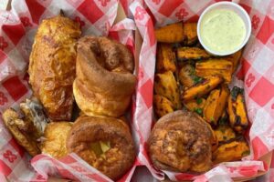 Chicknic mang đến gà quay kiểu gia đình tại Bee Cave 18 Chicknic mang đến gà quay kiểu gia đình tại Bee Cave