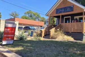 Cửa hàng Swanky Chic tại Keller sẽ đóng cửa, chuyển sang bán hàng trực tuyến